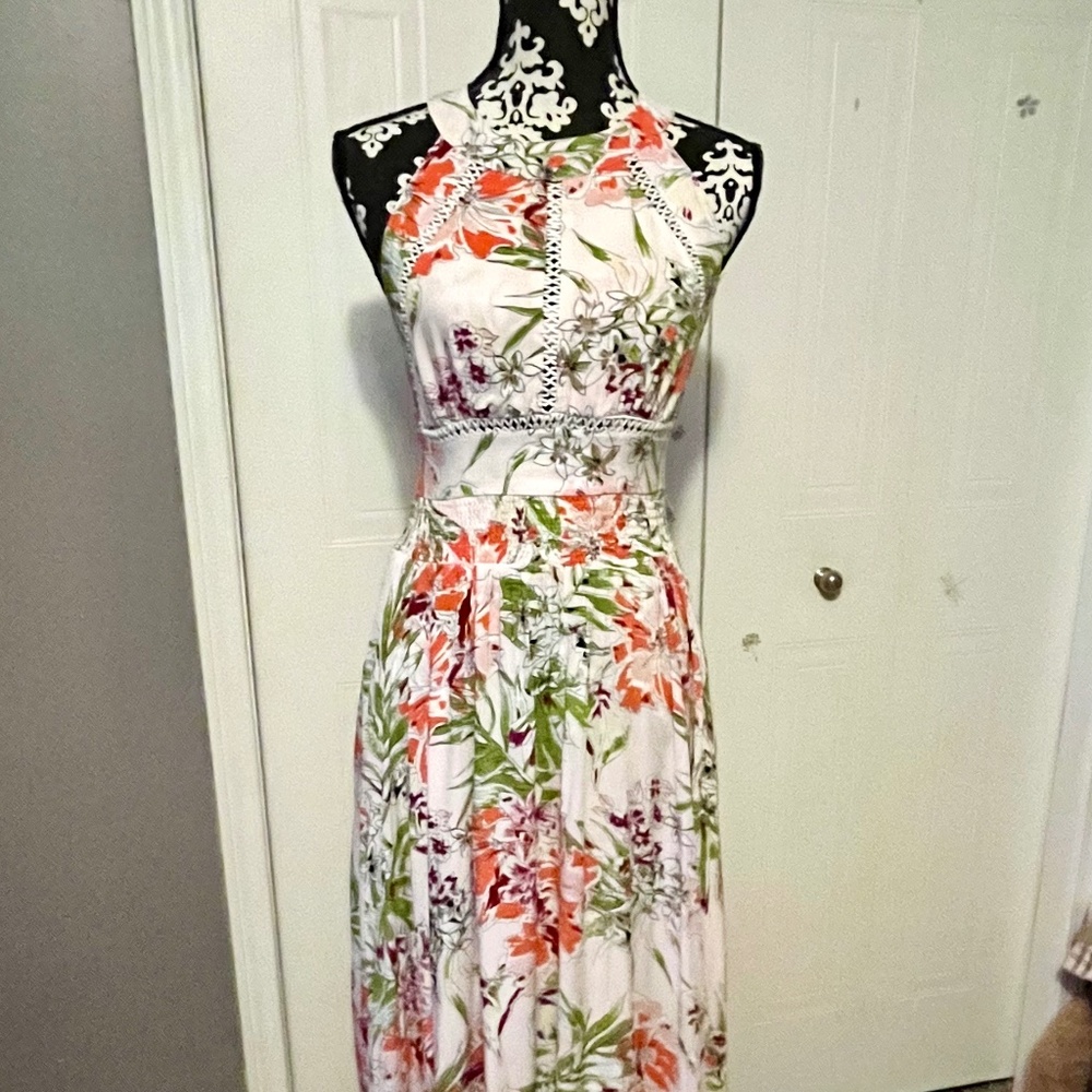 Abel the label Vienna floral halter tie back maxi dress - Picture 3 of 9